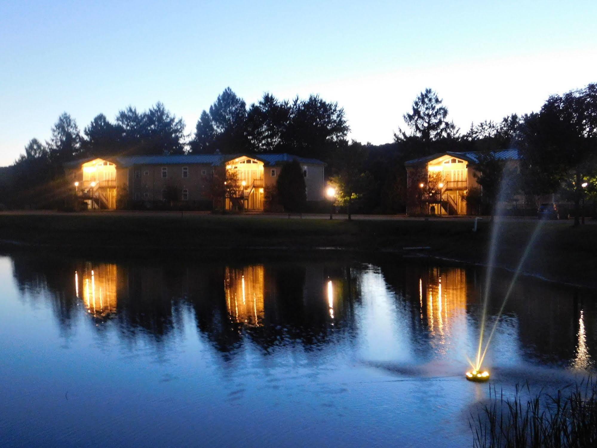 Fairway Suites At The Peak French Creek Εξωτερικό φωτογραφία